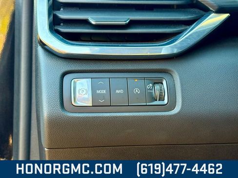 Used 2024 GMC Acadia Elevation image 11