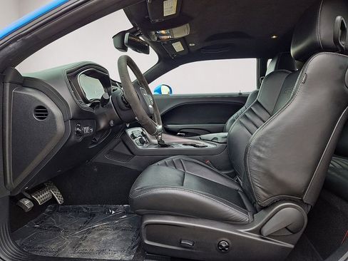 Used 2023 Dodge Challenger SRT Hellcat w/ Driver Convenience Group RWD image 18
