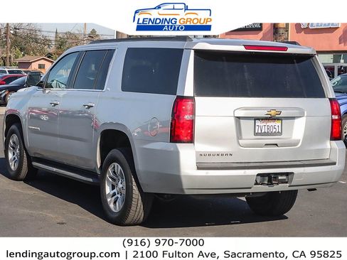 Used 2016 Chevrolet Suburban LT image 2