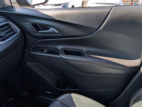Used 2023 Chevrolet Equinox Premier AWD/4WD image 26