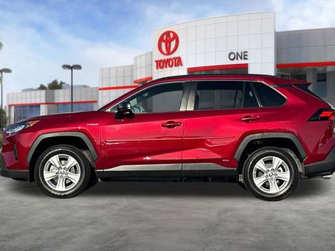 Certified 2021 Toyota RAV4 LE w/ Carpet Mat Package (TMS) AWD/4WD image 9