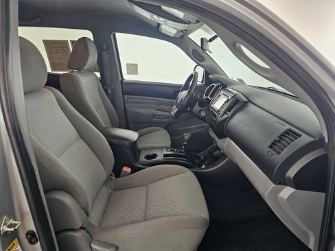 Used 2015 Toyota Tacoma PreRunner w/ Convenience Package RWD image 10