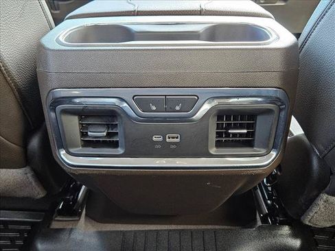 Used 2024 GMC Sierra 2500 Denali w/ Denali Reserve Package AWD/4WD image 17
