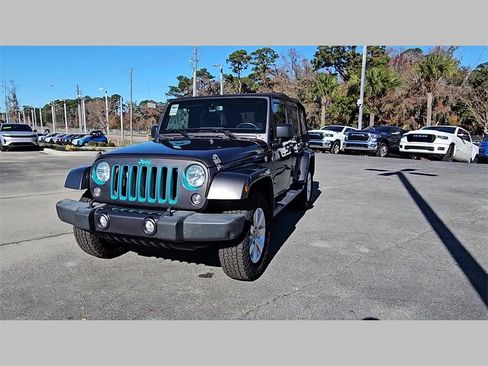 Used 2016 Jeep Wrangler Unlimited Sahara w/ Connectivity Group image 39