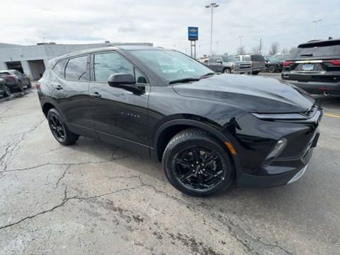 Used 2024 Chevrolet Blazer LT w/ Convenience Package image 2