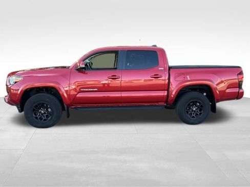 Used 2022 Toyota Tacoma SR5 w/ Technology Package AWD/4WD image 2
