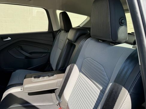 Used 2018 Ford Escape SE w/ SE Sport Appearance Package AWD/4WD image 23