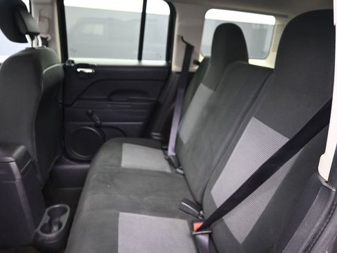 Used 2017 Jeep Patriot Sport image 20