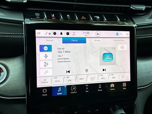 Used 2023 Jeep Grand Cherokee Overland w/ Luxury Tech Group IV AWD/4WD image 18