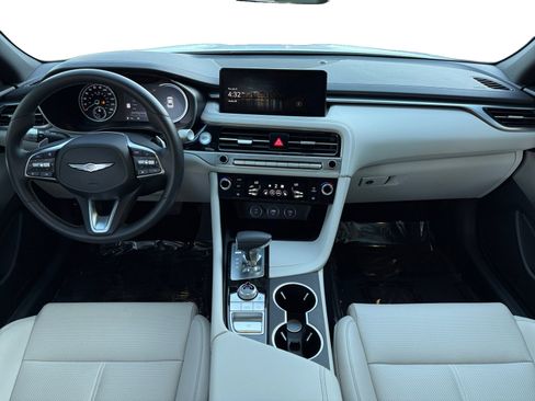 Used 2025 Genesis G70 2.5T image 10