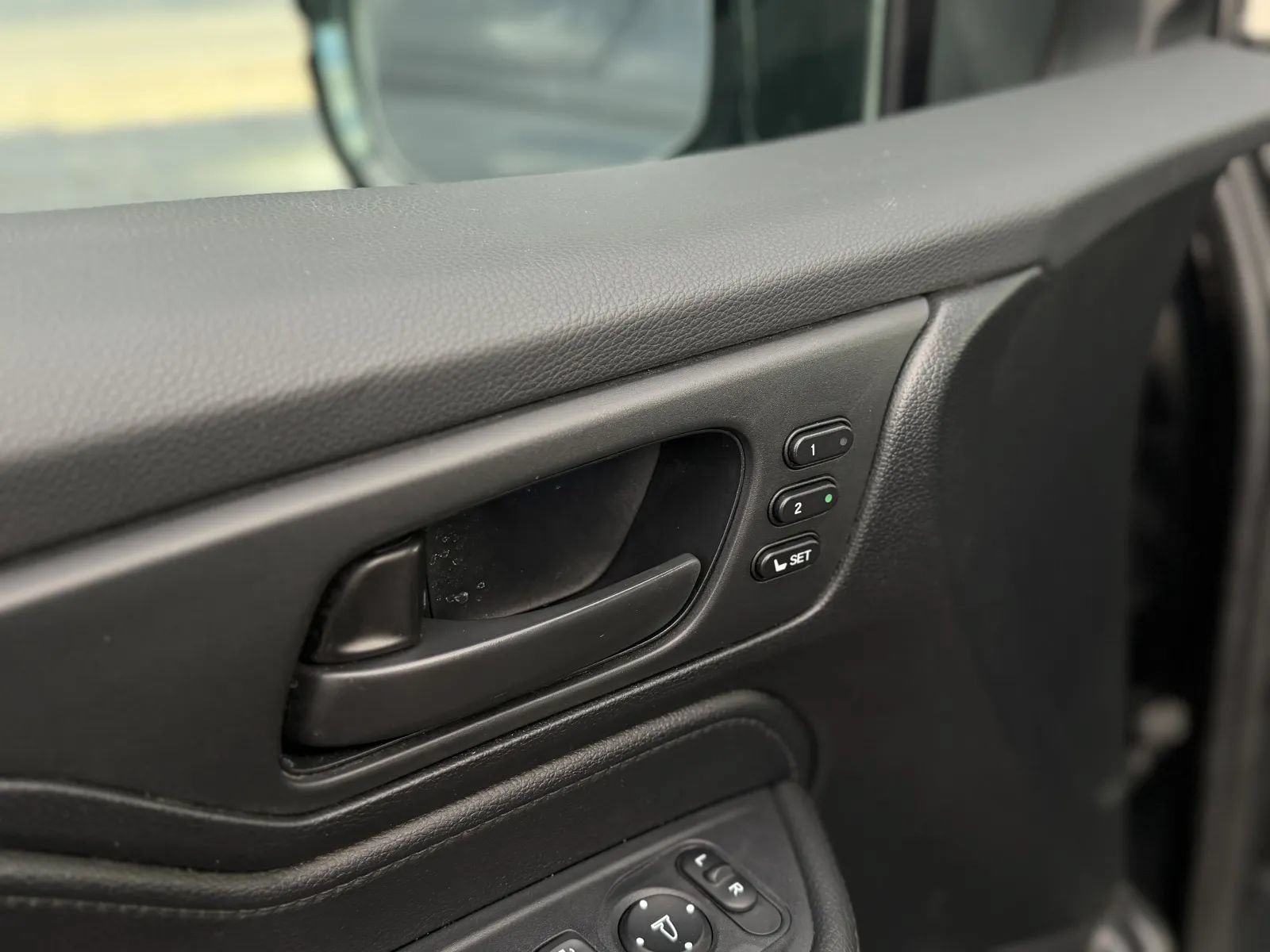 Used 2025 Honda Odyssey EX-L image 26