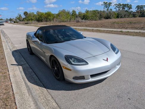 Used 2006 Chevrolet Corvette Convertible w/ Preferred Equipment Group image 4