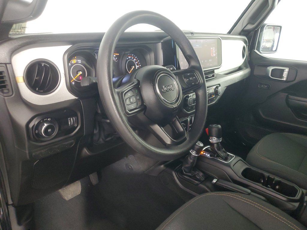 Used 2026 Jeep Wrangler Sport AWD/4WD image 11