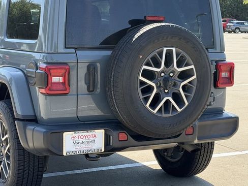 Used 2024 Jeep Wrangler Unlimited Sahara AWD/4WD image 6