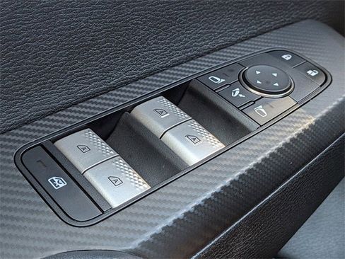 Used 2024 Mitsubishi Outlander FWD image 25