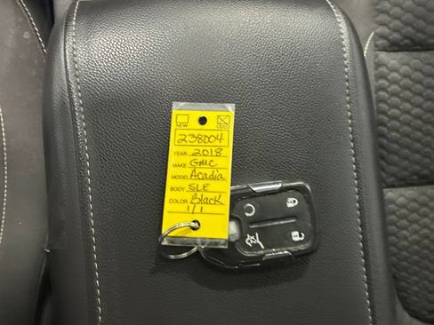 Used 2018 GMC Acadia SLE AWD/4WD image 15