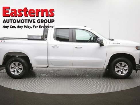 Used 2021 Chevrolet Silverado 1500 LT AWD/4WD image 47