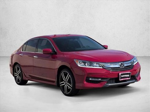 Used 2017 Honda Accord Sport image 3