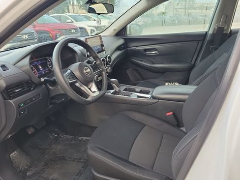 Used 2024 Nissan Sentra SV FWD image 11