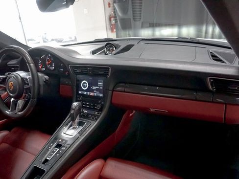 Used 2019 Porsche 911 4 Coupe image 32