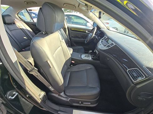 Used 2012 Hyundai Genesis 3.8 RWD image 3