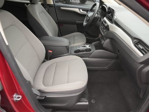 Certified 2020 Ford Escape SE image 18