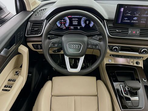 Used 2024 Audi Q5 e Premium Plus w/ Premium Plus Package image 23