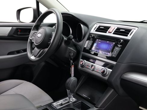 Used 2019 Subaru Outback 2.5i AWD/4WD image 37
