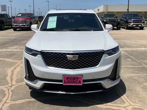Used 2023 Cadillac XT6 Luxury w/ LPO, Floor Liner Package FWD image 2