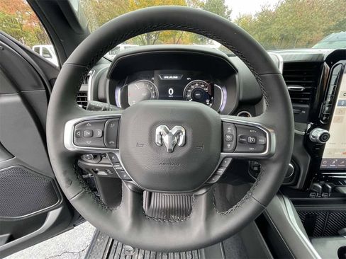 New 2026 RAM 1500 4x4 Crew Cab image 32