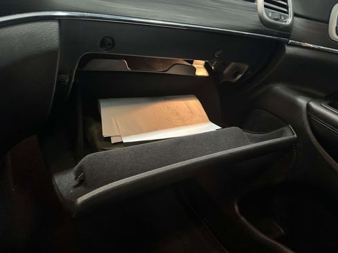 Used 2022 Jeep Grand Cherokee Limited image 25