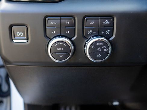 Used 2024 GMC Sierra 1500 AT4 w/ AT4 Preferred Package AWD/4WD image 24