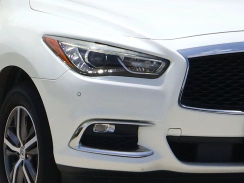 Used 2020 INFINITI QX60 Luxe w/ Essential Package FWD image 8