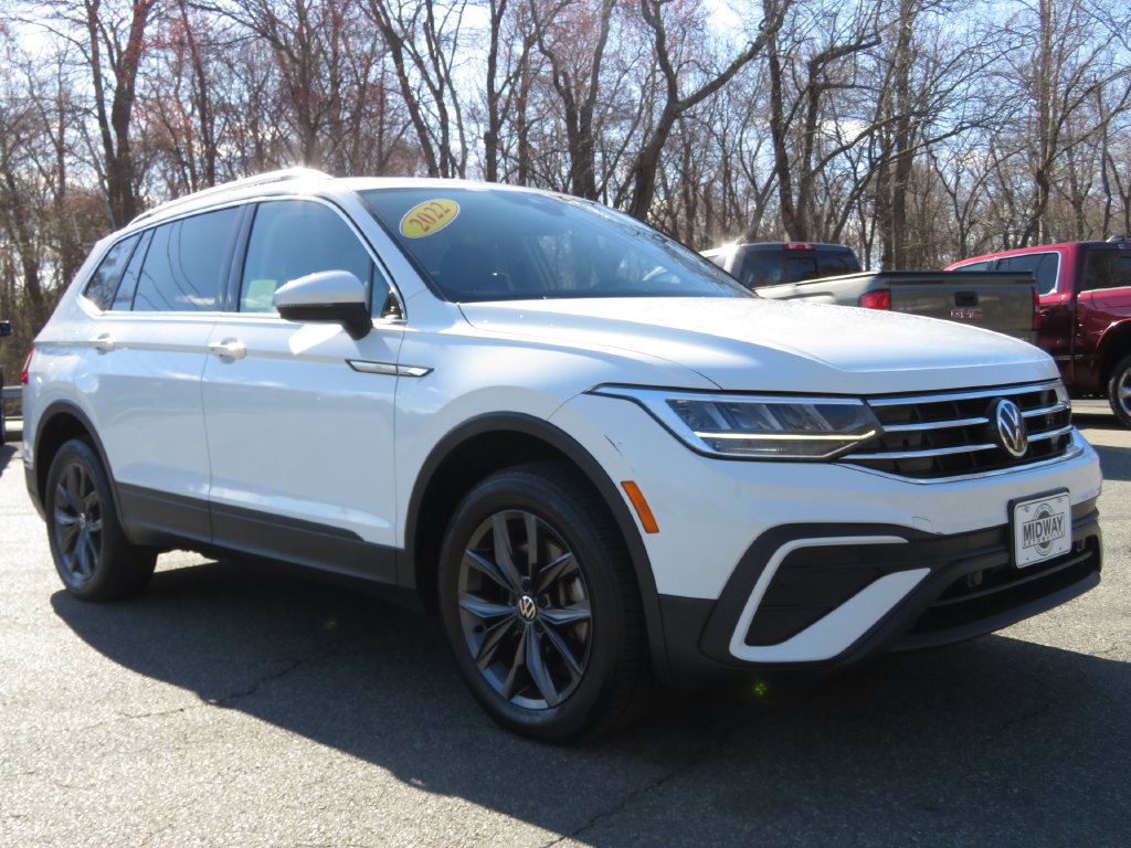 Used 2022 Volkswagen Tiguan SE AWD/4WD image 3