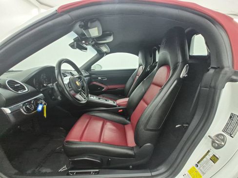Used 2022 Porsche 718 Boxster RWD image 5