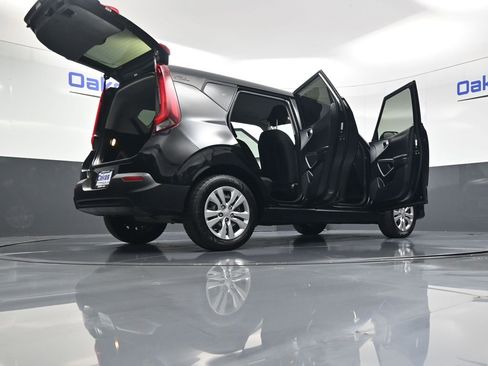 Certified 2022 Kia Soul LX image 56
