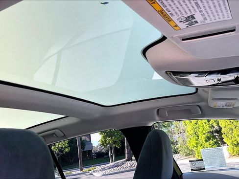 Used 2023 Lexus RZ 450e Premium image 13