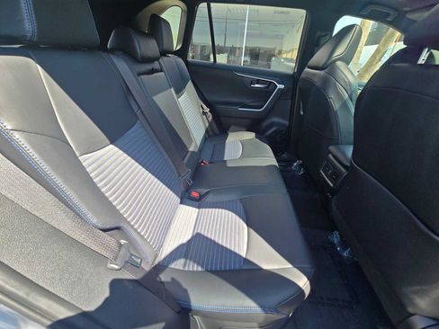 Used 2023 Toyota RAV4 XSE AWD/4WD image 12