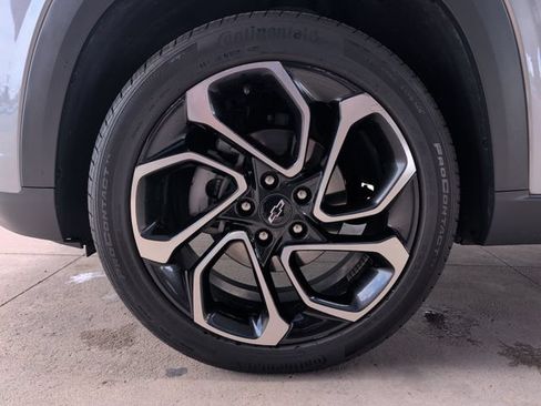 Used 2024 Chevrolet Trax RS w/ Sunroof Package FWD image 25