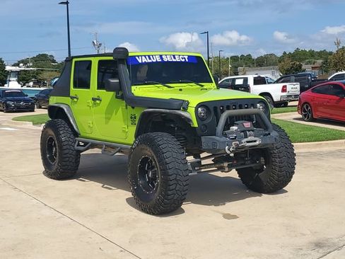 Used 2013 Jeep Wrangler Unlimited Sahara w/ Trailer Tow Group AWD/4WD image 8