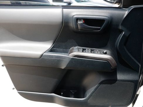 Used 2016 Toyota Tacoma SR5 w/ Towing Package RWD image 36