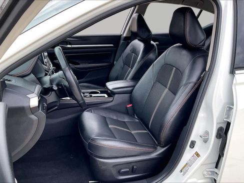 Used 2025 Nissan Altima 2.5 SR FWD image 8