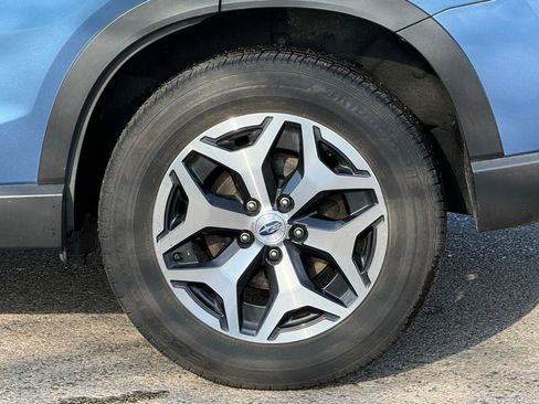 Used 2023 Subaru Forester Premium image 11