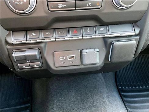 Certified 2023 Chevrolet Silverado 1500 Custom image 26