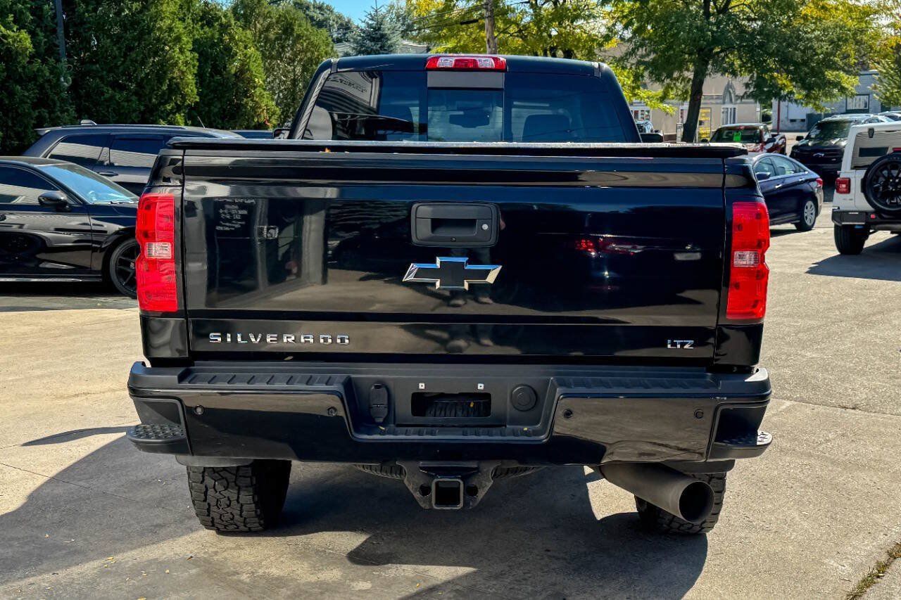 Used 2019 Chevrolet Silverado 2500 LTZ w/ Duramax Plus Package AWD/4WD image 4