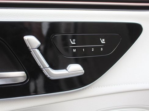 New 2026 Mercedes-Benz EQE 320 4MATIC SUV image 14