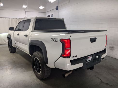 Used 2024 Toyota Tacoma TRD Off-Road AWD/4WD image 9