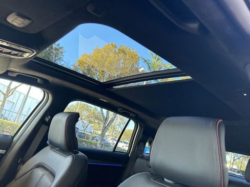 Used 2024 Jeep Wagoneer Launch Edition image 23