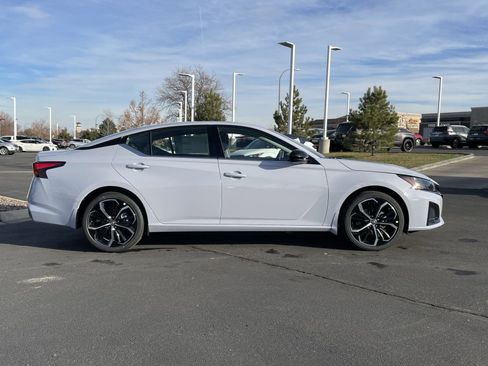 New 2025 Nissan Altima 2.5 SR w/ SR Premium Package image 2