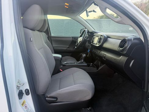 Used 2016 Toyota Tacoma SR RWD image 13